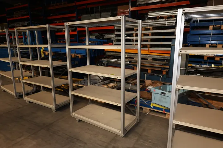 1 x Rollregal / Transportwagen Maße: 129 x 68 x 200 cm